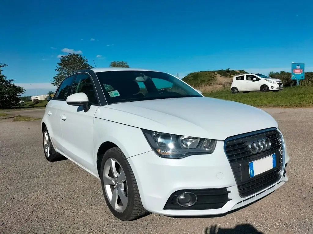 Photo 1 : Audi A1 2017 Petrol