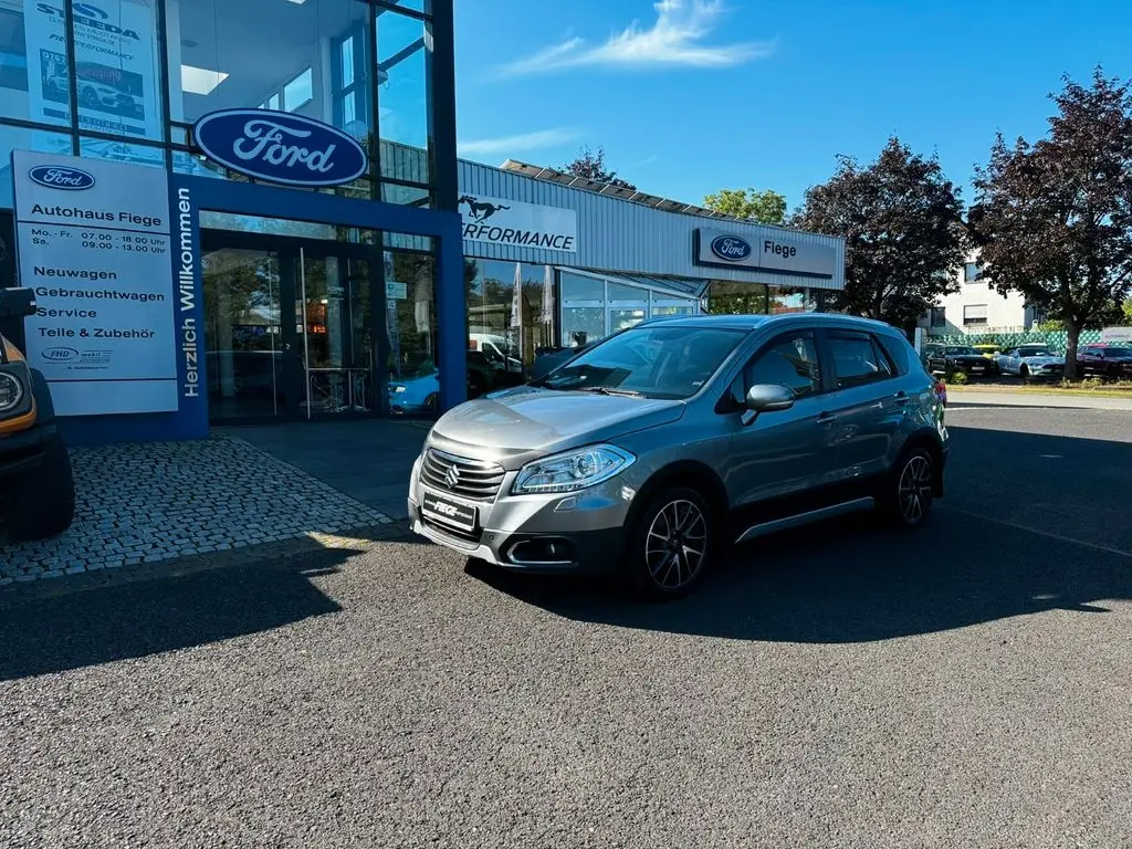 Photo 1 : Suzuki Sx4 2015 Petrol