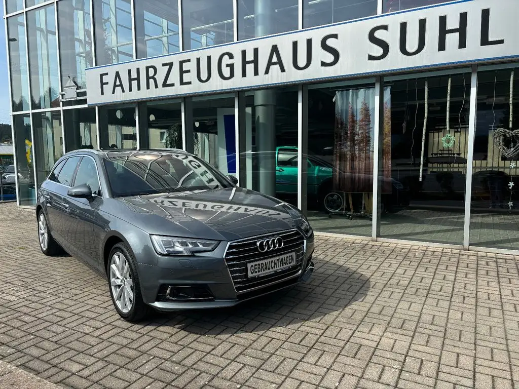 Photo 1 : Audi A4 2016 Petrol