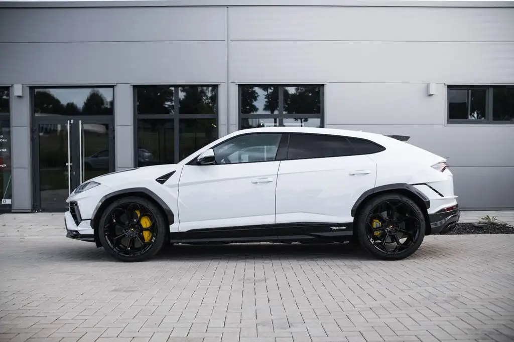 Photo 1 : Lamborghini Urus 2023 Essence