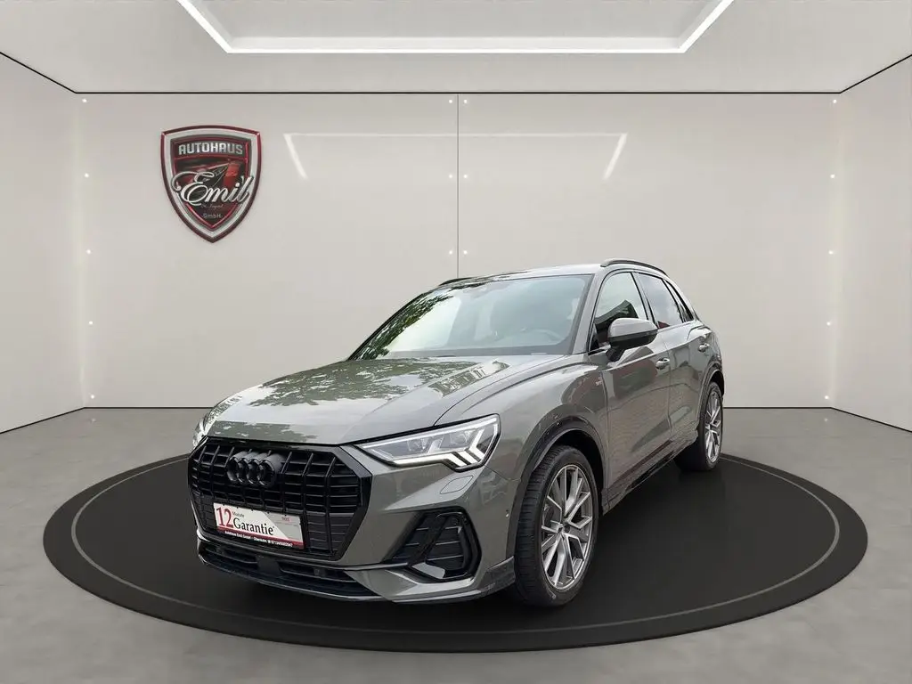 Photo 1 : Audi Q3 2019 Petrol