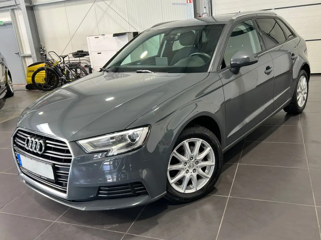 Photo 1 : Audi A3 2019 Diesel