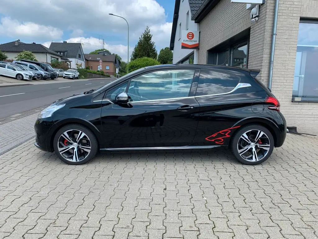 Photo 1 : Peugeot 208 2018 Petrol