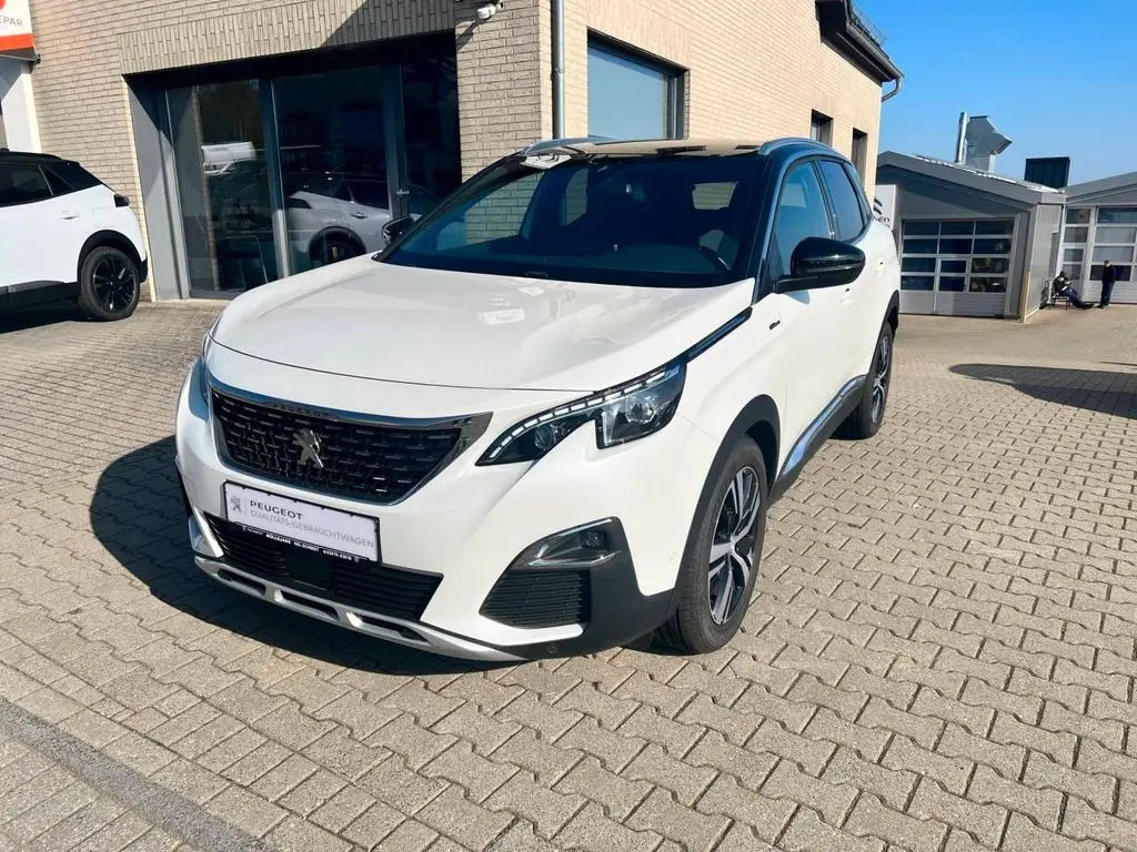 Photo 1 : Peugeot 3008 2017 Petrol