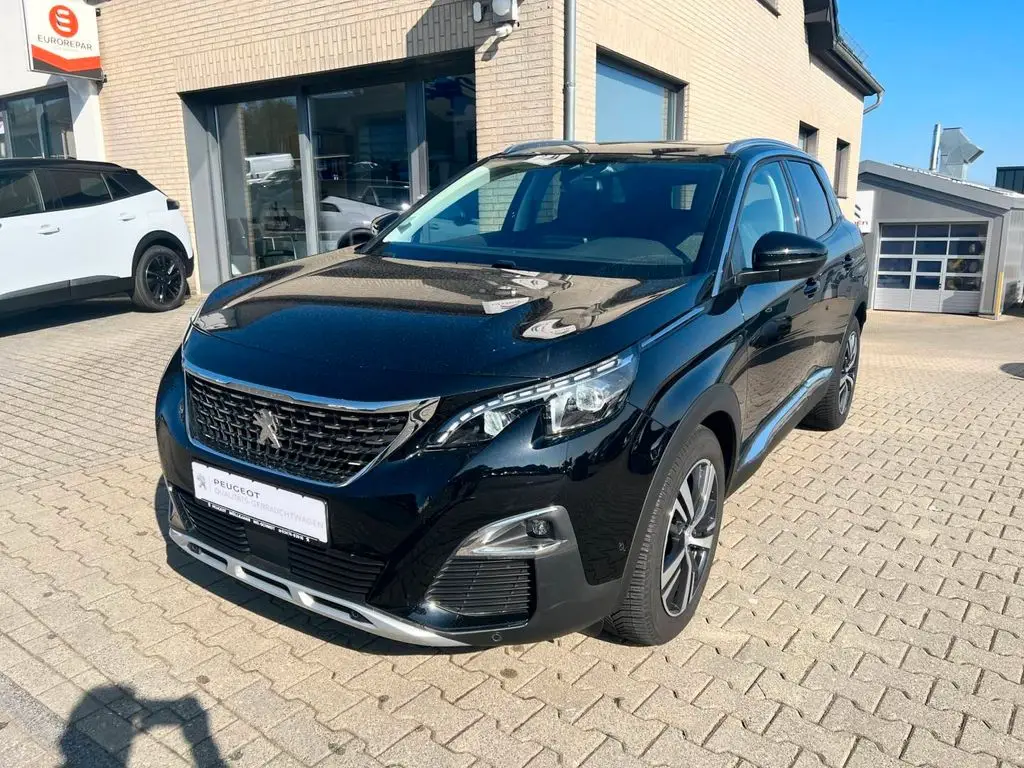 Photo 1 : Peugeot 3008 2020 Petrol