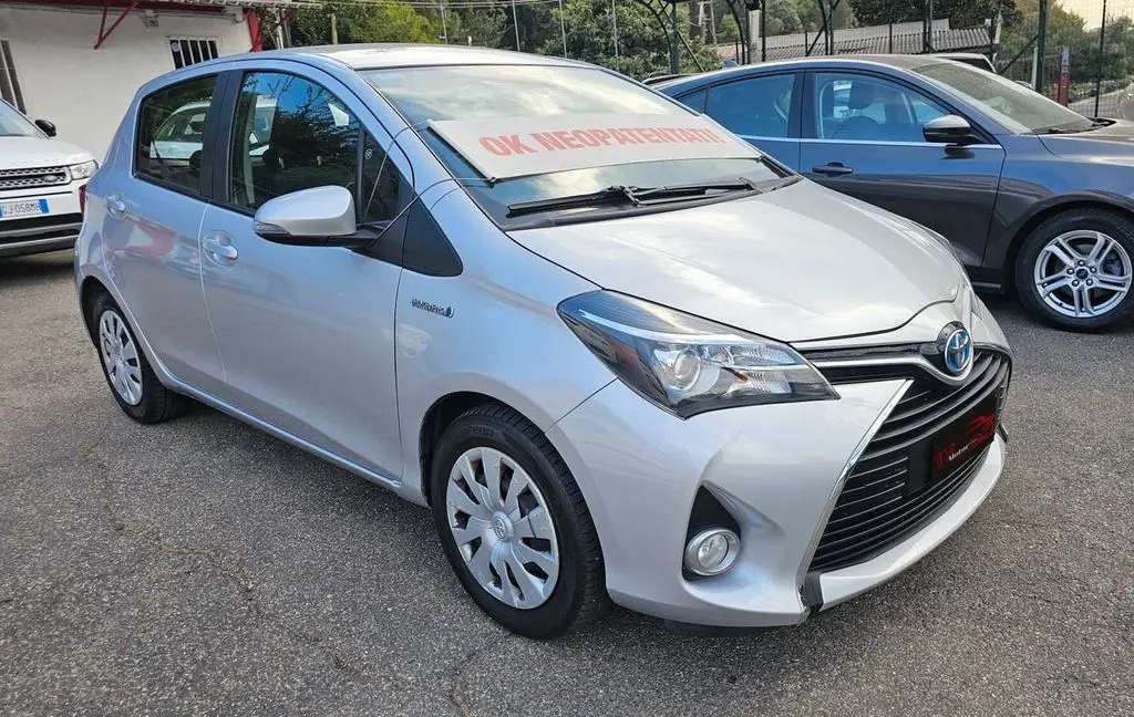 Photo 1 : Toyota Yaris 2015 Hybride