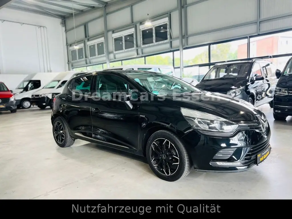 Photo 1 : Renault Clio 2017 Petrol