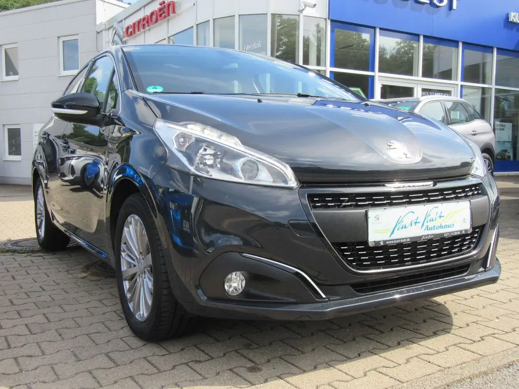 Photo 1 : Peugeot 208 2015 Petrol