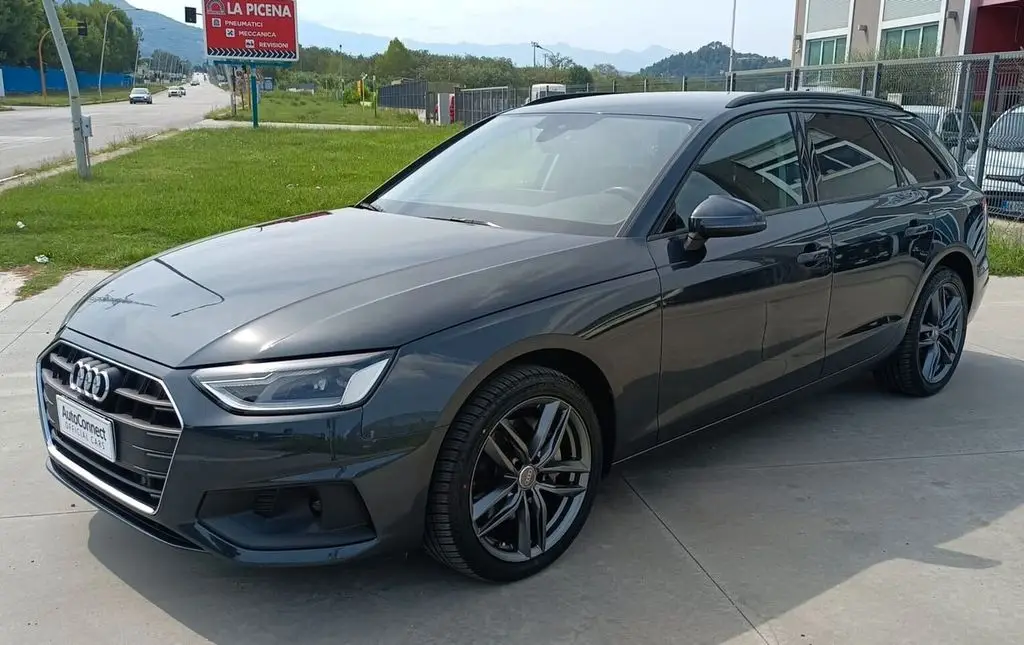 Photo 1 : Audi A4 2019 Diesel