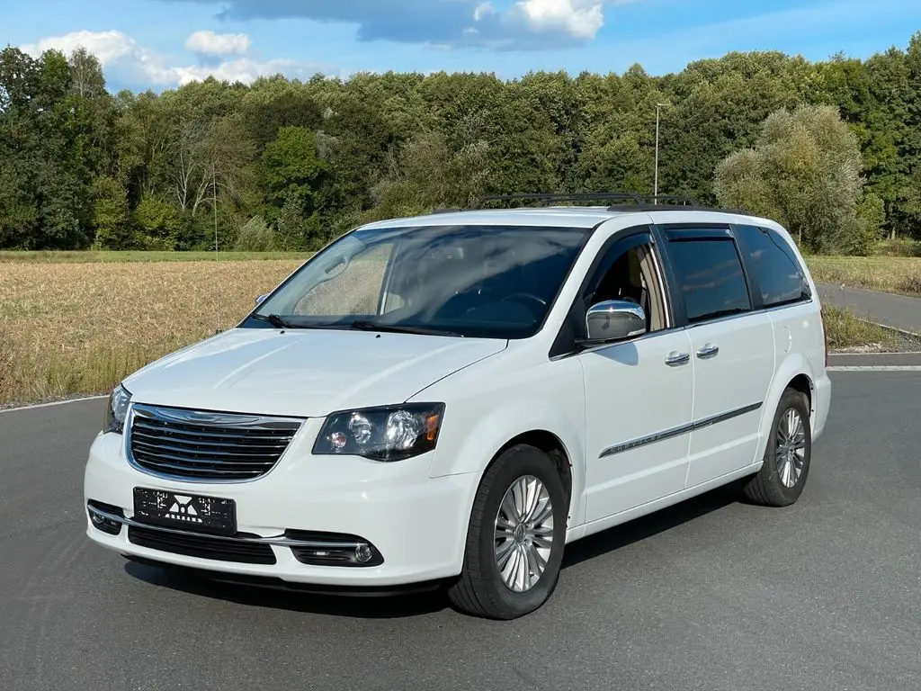 Photo 1 : Chrysler Grand Voyager 2015 GPL