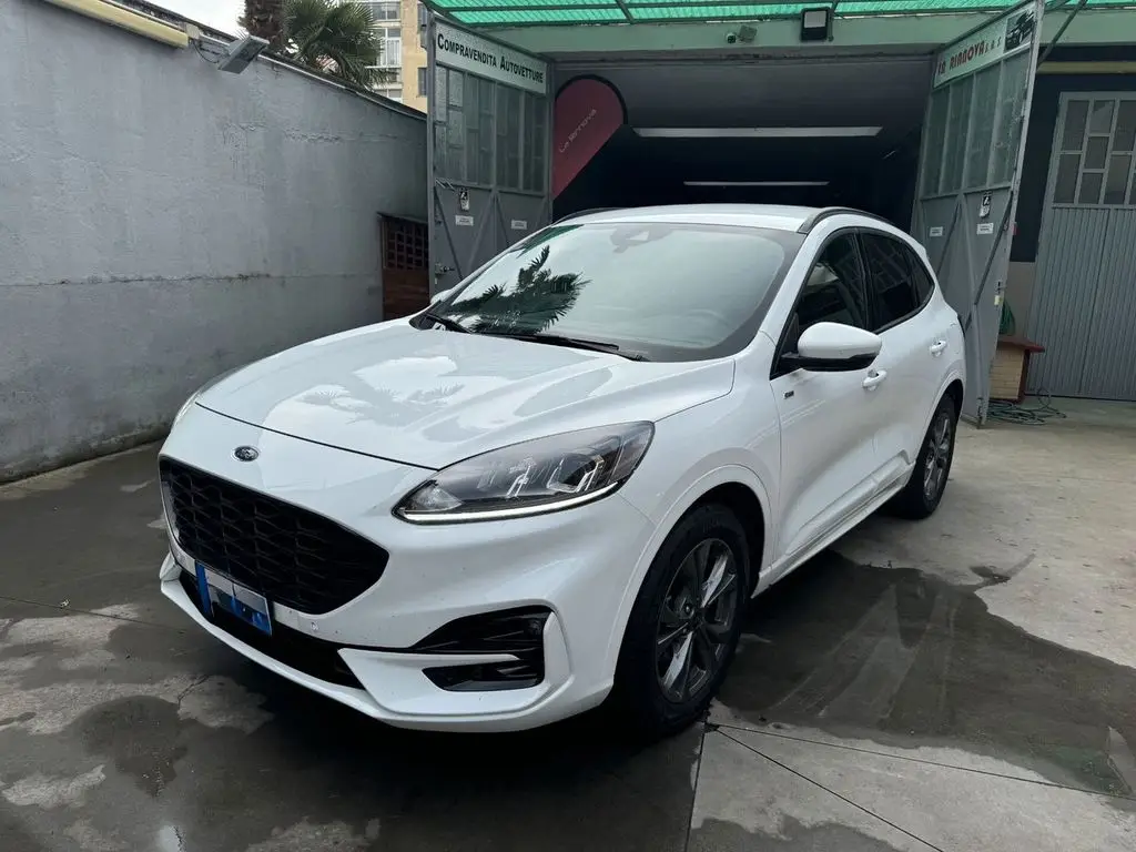 Photo 1 : Ford Kuga 2023 Essence