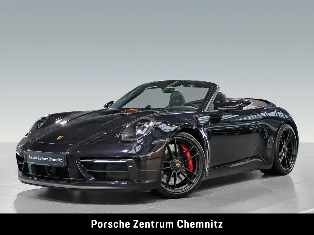 Photo 1 : Porsche 992 2022 Essence