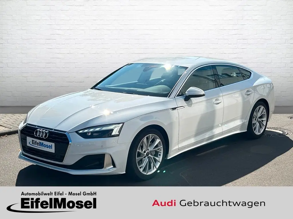 Photo 1 : Audi A5 2023 Essence