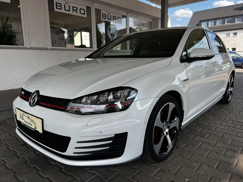 Photo 1 : Volkswagen Golf 2016 Essence