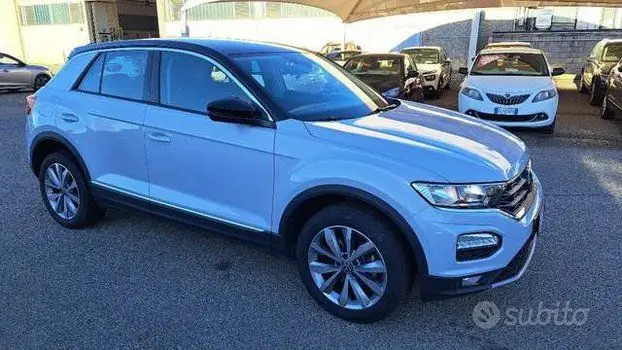 Photo 1 : Volkswagen T-roc 2021 Petrol