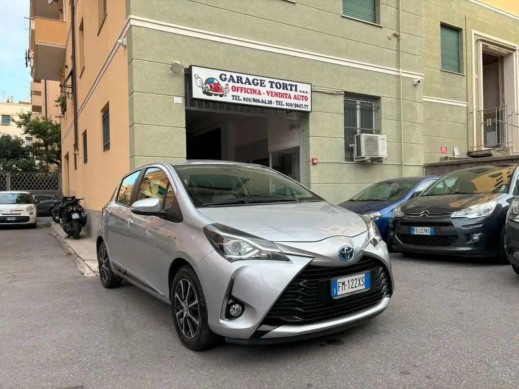 Photo 1 : Toyota Yaris 2017 Hybride