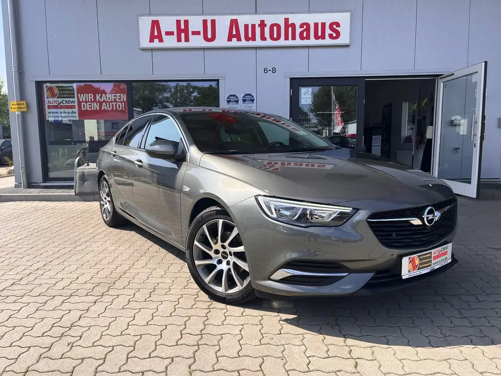 Photo 1 : Opel Insignia 2018 Petrol