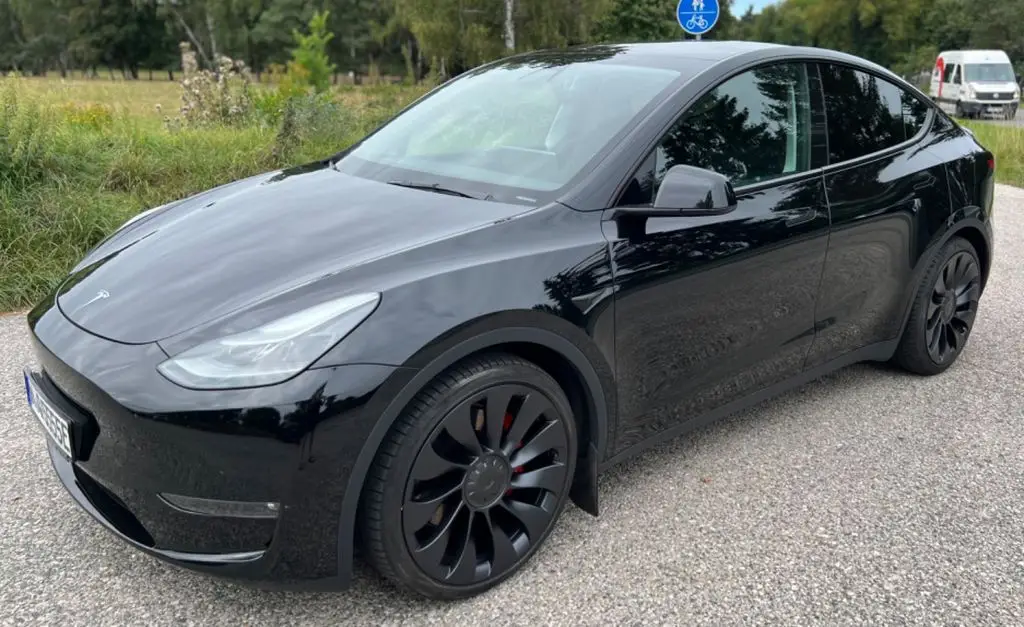 Photo 1 : Tesla Model Y 2022 Non renseigné