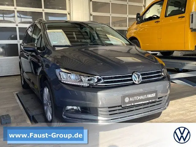 Photo 1 : Volkswagen Touran 2020 Petrol