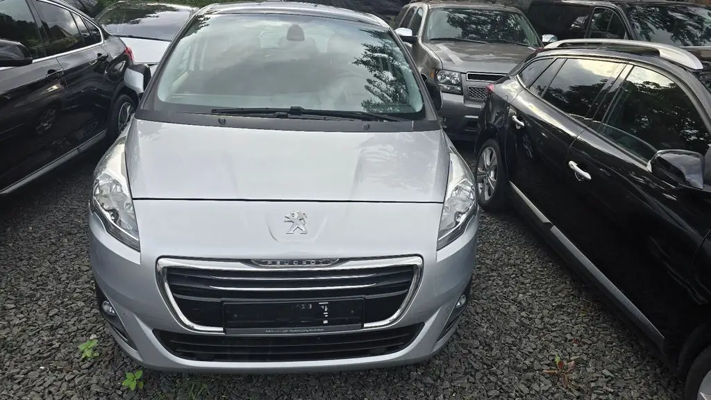 Photo 1 : Peugeot 5008 2015 Diesel