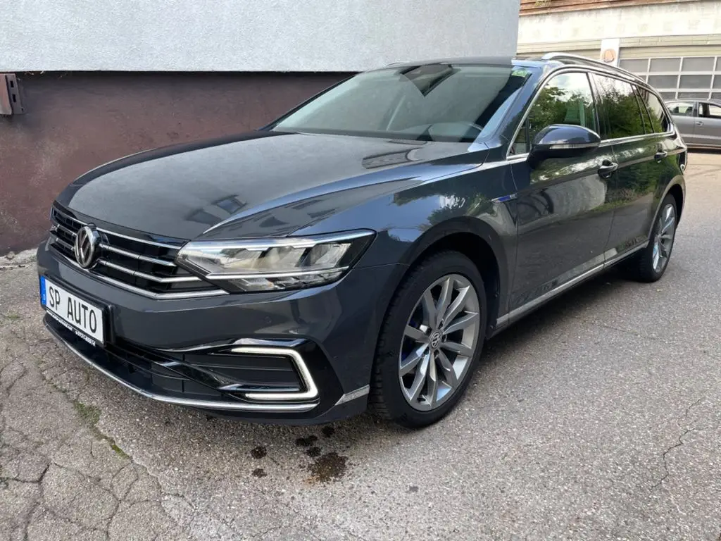 Photo 1 : Volkswagen Passat 2020 Hybride