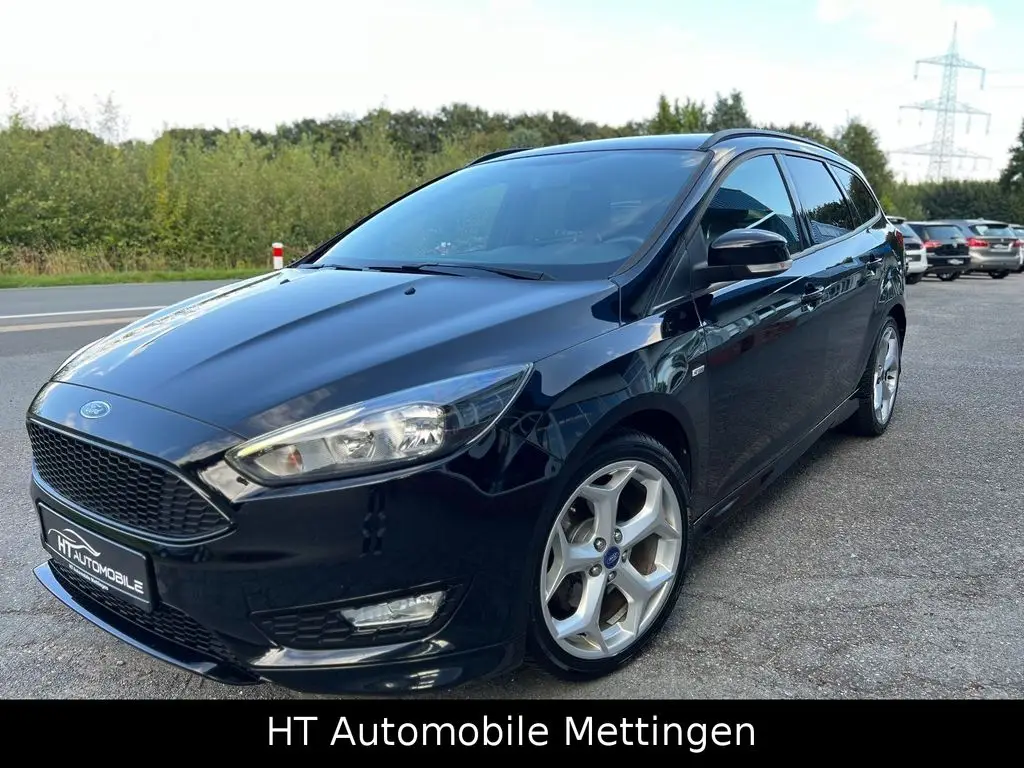 Photo 1 : Ford Focus 2017 Petrol