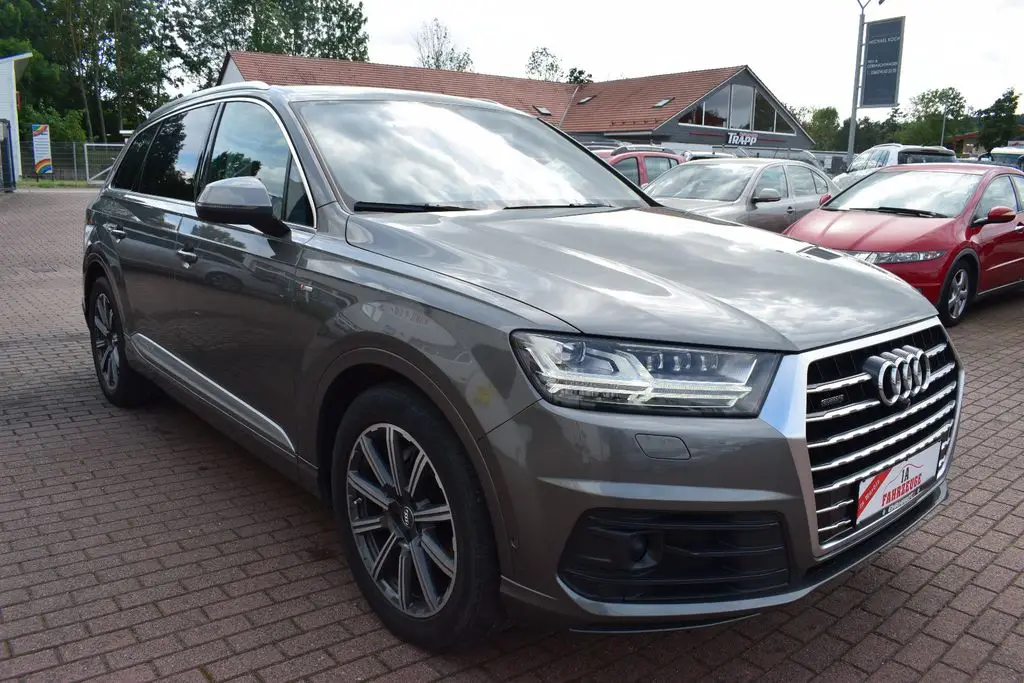 Photo 1 : Audi Q7 2016 Diesel