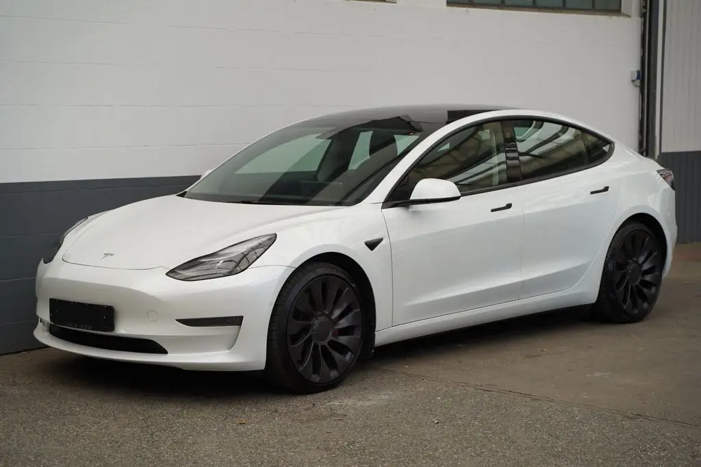 Photo 1 : Tesla Model 3 2021 Non renseigné