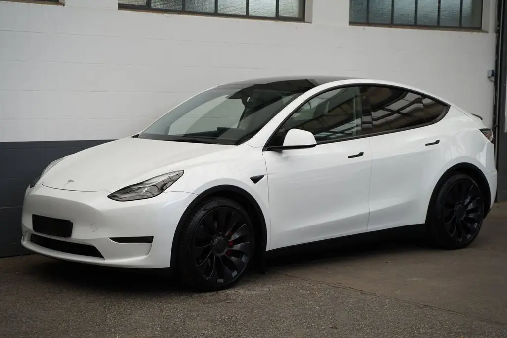 Photo 1 : Tesla Model Y 2022 Non renseigné