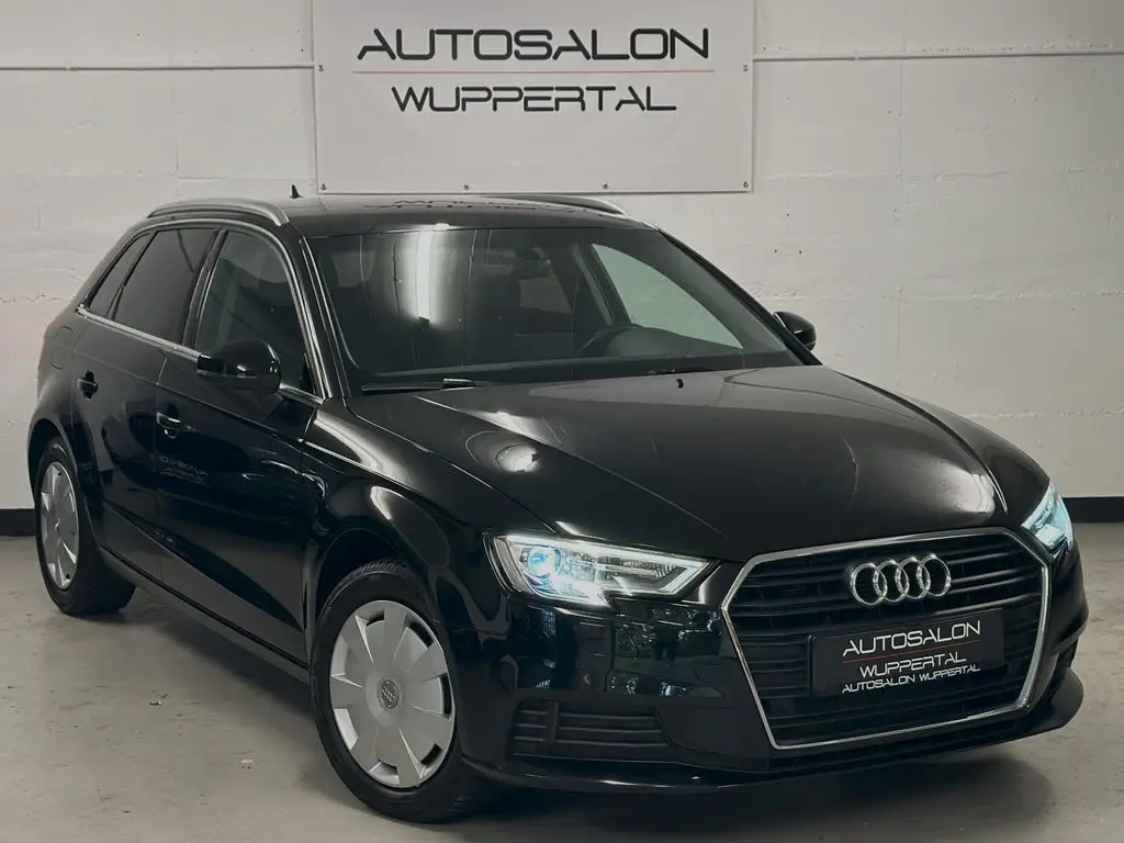 Photo 1 : Audi A3 2018 Diesel