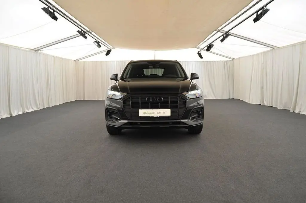 Photo 1 : Audi Q5 2022 Hybride