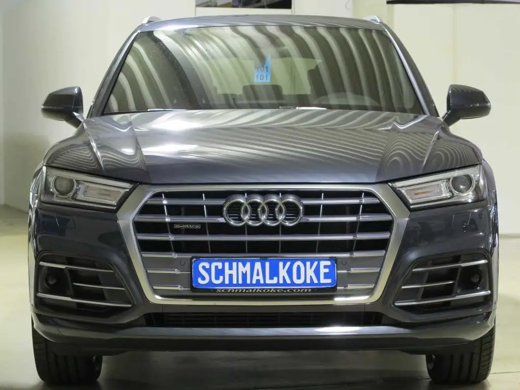 Photo 1 : Audi Q5 2020 Hybrid