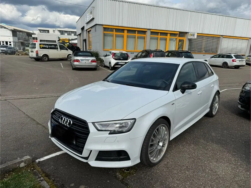 Photo 1 : Audi A3 2018 Essence