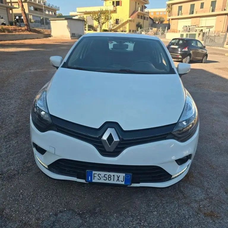 Photo 1 : Renault Clio 2018 Diesel