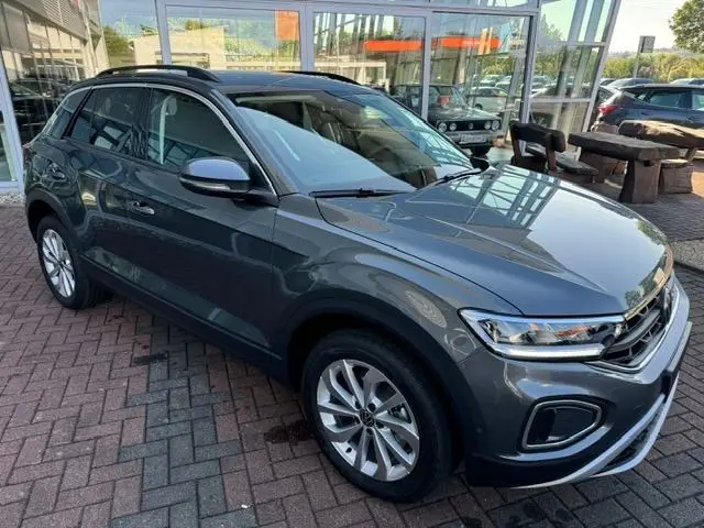 Photo 1 : Volkswagen T-roc 2024 Petrol