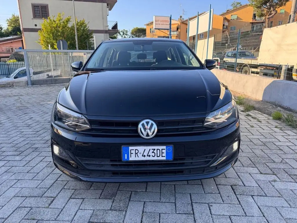 Photo 1 : Volkswagen Polo 2018 Petrol