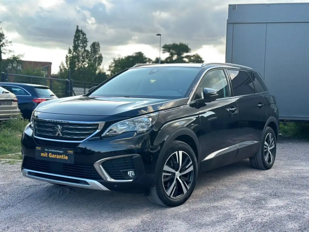 Photo 1 : Peugeot 5008 2019 Essence