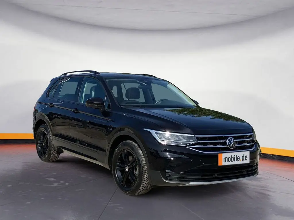 Photo 1 : Volkswagen Tiguan 2023 Petrol