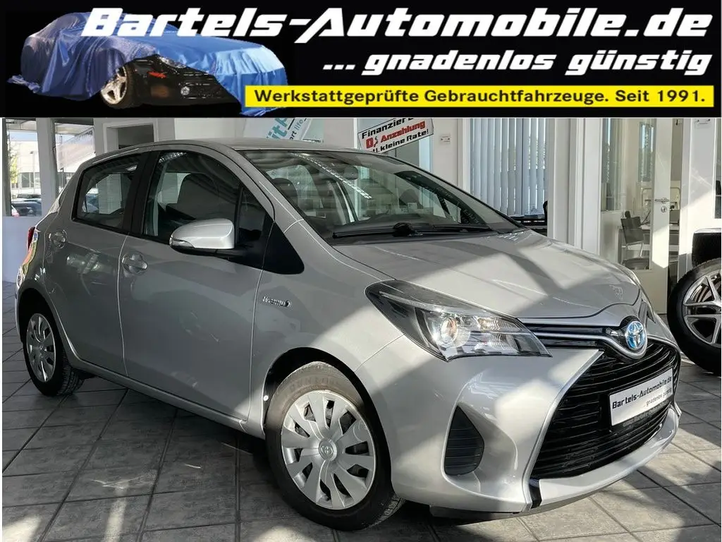 Photo 1 : Toyota Yaris 2015 Hybrid