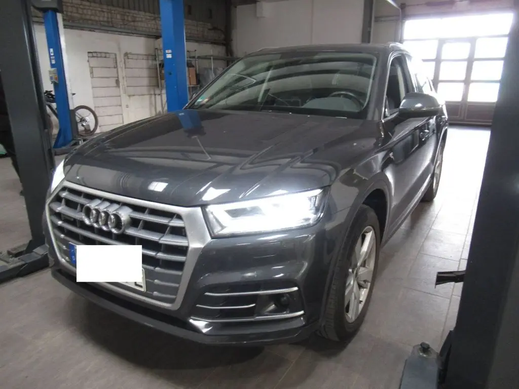 Photo 1 : Audi Q5 2021 Hybrid