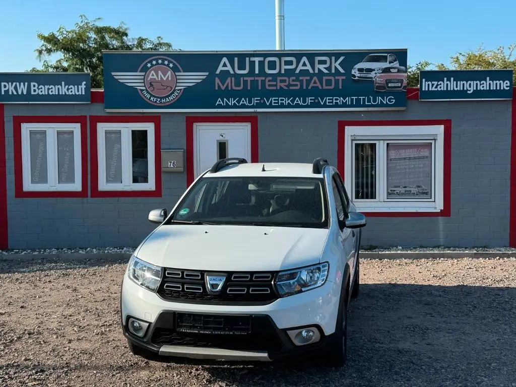 Photo 1 : Dacia Sandero 2017 Petrol