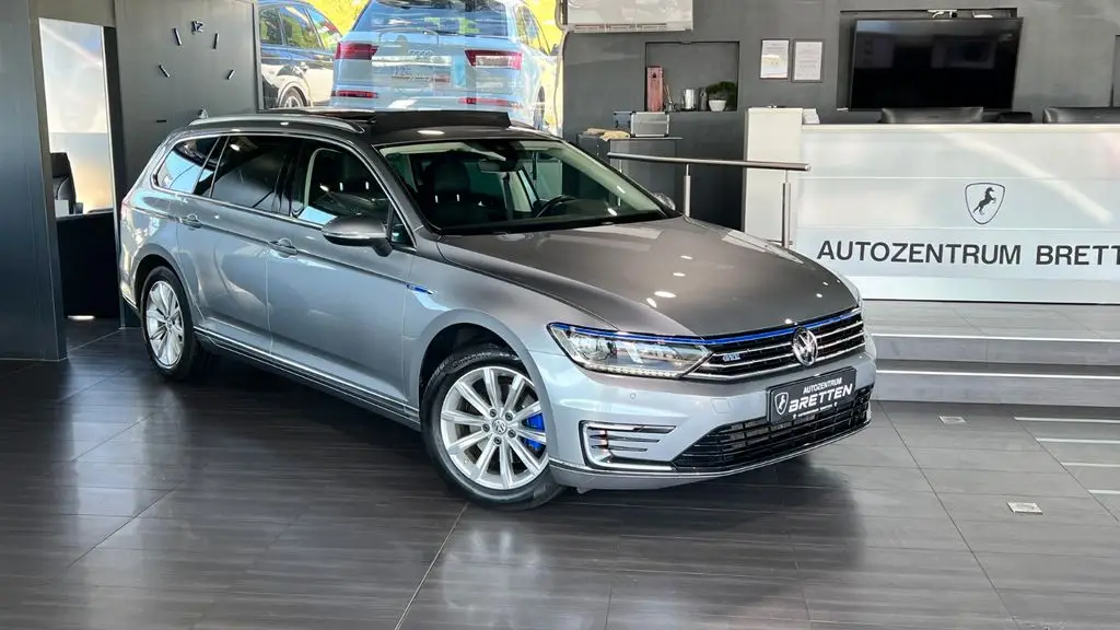 Photo 1 : Volkswagen Passat 2017 Hybrid