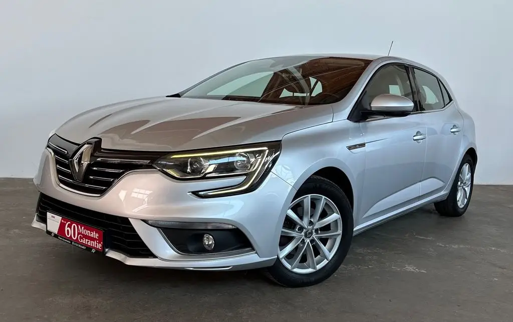 Photo 1 : Renault Megane 2017 Petrol