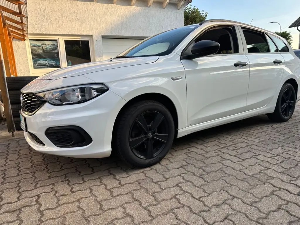 Photo 1 : Fiat Tipo 2017 Essence