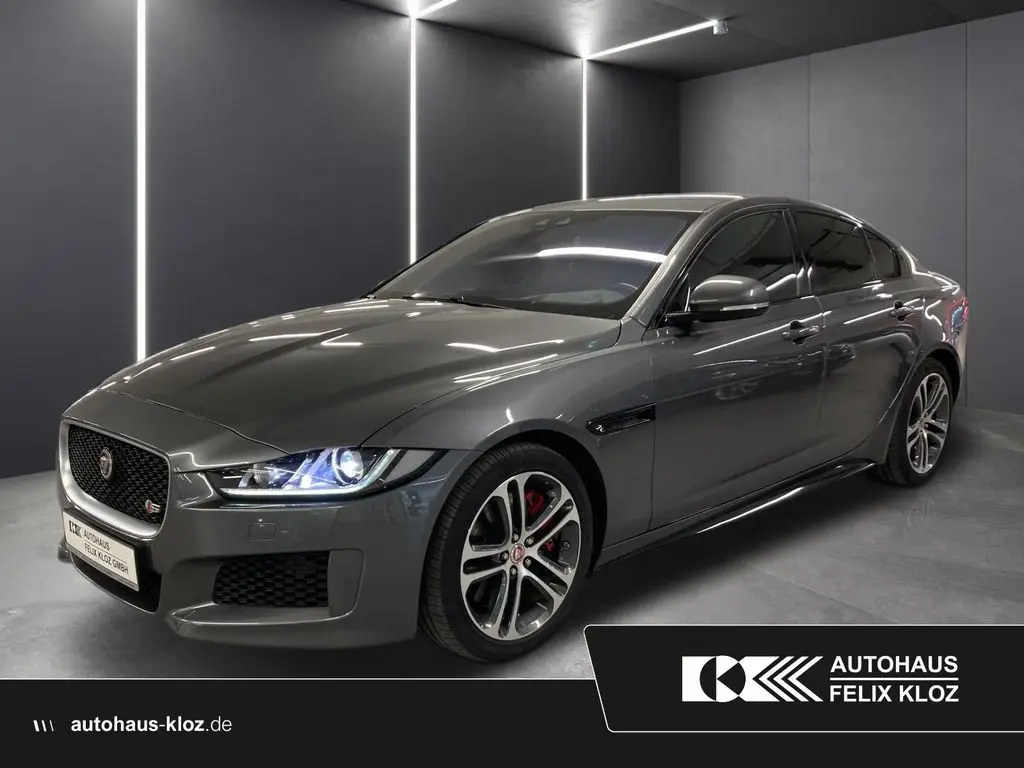 Photo 1 : Jaguar Xe 2015 Petrol