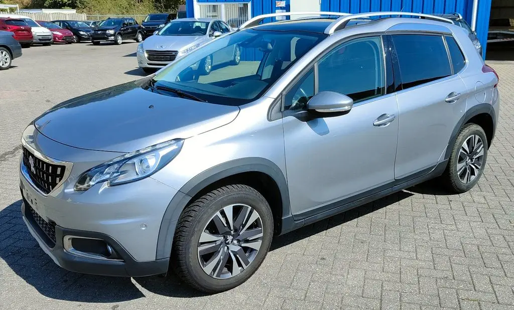 Photo 1 : Peugeot 2008 2019 Petrol