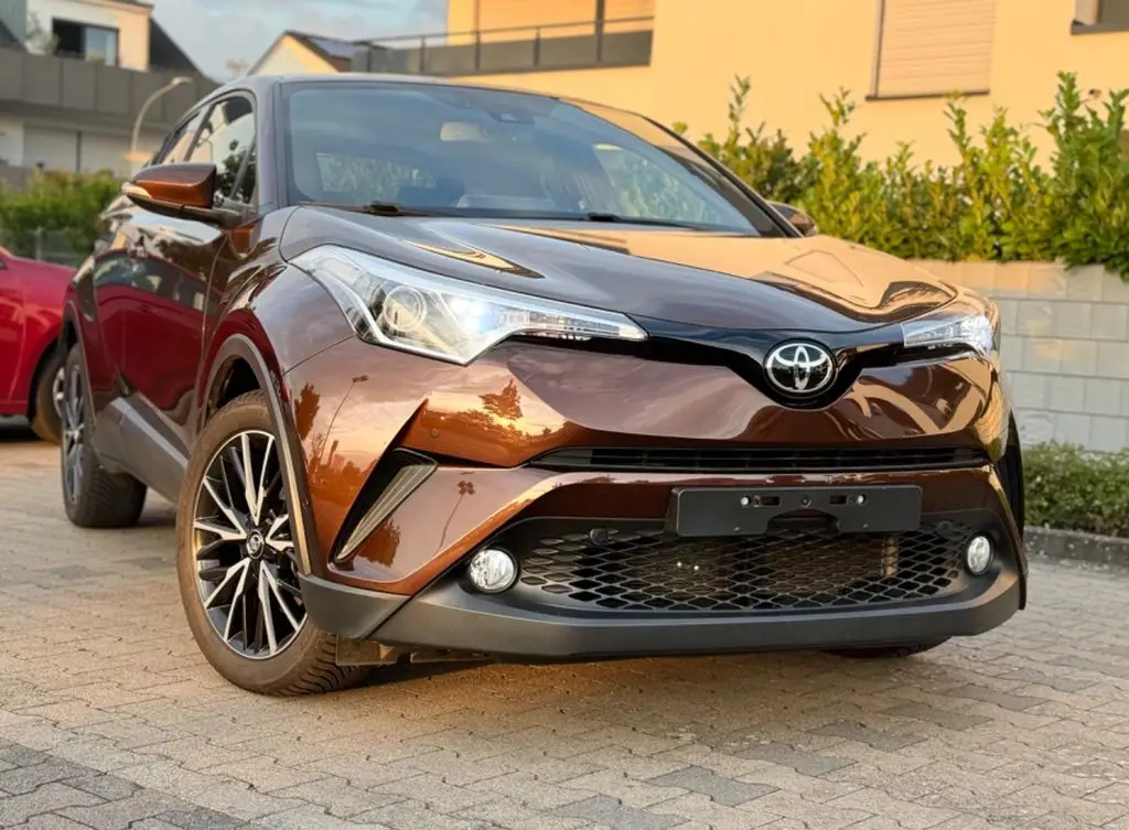 Photo 1 : Toyota C-hr 2017 Petrol