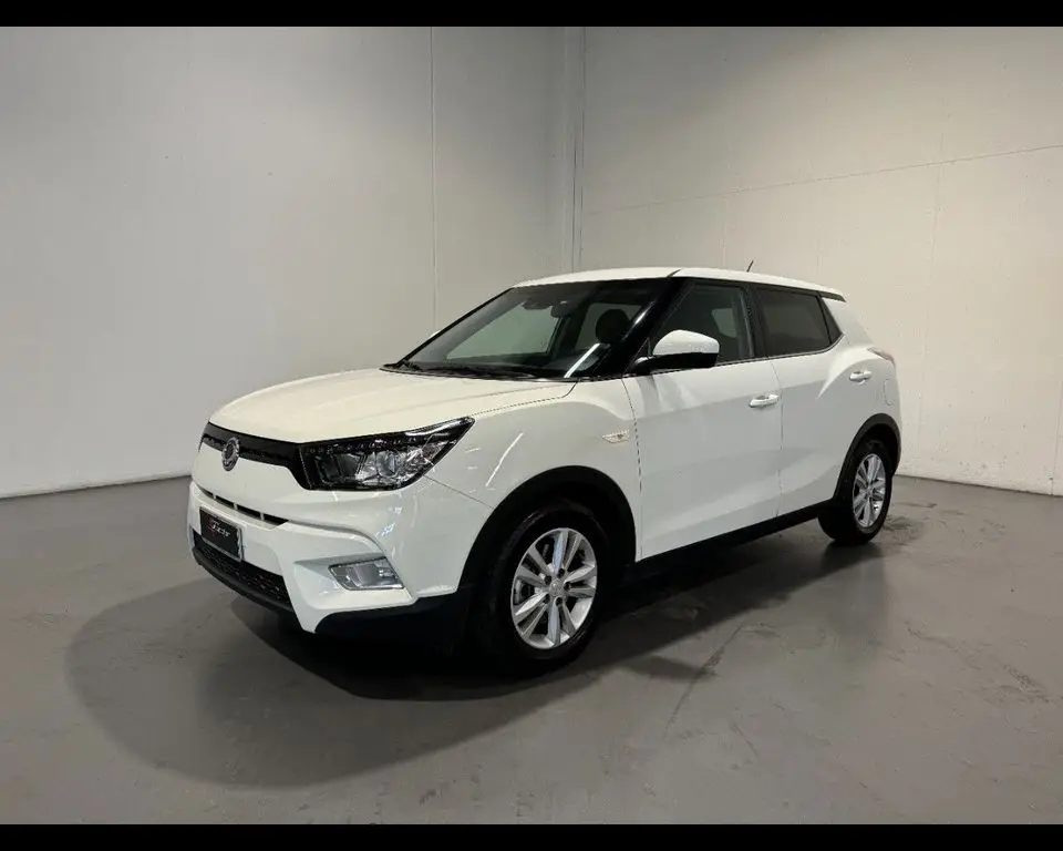 Photo 1 : Ssangyong Tivoli 2016 Petrol