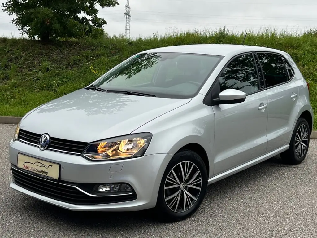 Photo 1 : Volkswagen Polo 2016 Petrol