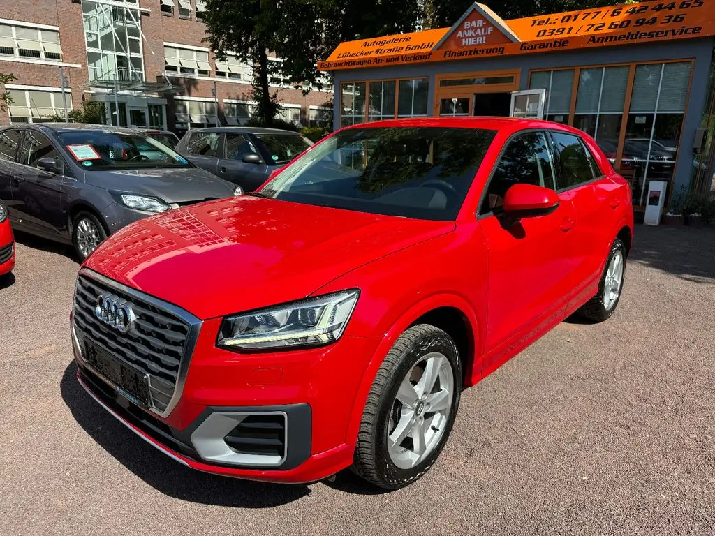 Photo 1 : Audi Q2 2017 Petrol